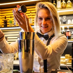 Anne-Lise - Flair bartender