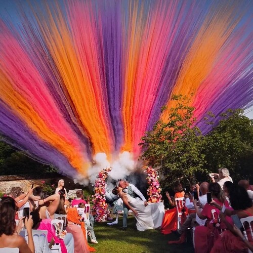 ✨ Et si votre événement marquait les esprits... dès les premières secondes ? ✨
Le feu d'artifice de jour est l'animation idéale pour apporter une touche spectaculaire à vos événements, sans attendre la tombée de la nuit.

🎉 Inauguration
🏛️ Cérémonie officielle
✂️ Coupure de ruban
🚗 Lancement de produit
🏢 Événement d'entreprise
💍 Mariage
🏆 Remise de prix
🎊 Anniversaire ou célébration privée

Nos effets pyrotechniques de jour offrent un véritable impact visuel grâce à leurs explosions de fumée colorée, confettis et effets spéciaux, créant un moment fort qui restera gravé dans les mémoires.

Chez Eventiverse, chaque prestation est réalisée par un artificier professionnel qualifié, dans le strict respect des normes de sécurité en vigueur. De la préparation administrative jusqu'au tir final, nous prenons en charge l'ensemble de l'organisation afin de vous garantir une prestation spectaculaire, sécurisée et parfaitement maîtrisée.

Parce que chaque événement mérite un final... ou un lancement... à la hauteur de vos ambitions.

📩 Vous souhaitez intégrer un feu d'artifice de jour à votre prochain événement ? Contactez notre équipe pour imaginer une mise en scène sur mesure.
faycel@eventiverse.fr OU nicolas@eventiverse.fr

#Eventiverse #FeuDArtifice #FeuDArtificeDeJour #Pyrotechnie #Artificier #ArtificierProfessionnel #EffetsSpeciaux #Evenement #Evenementiel #AgenceEvenementielle #Entreprise #Inauguration #LancementDeProduit #Collectivites #Institution #Ceremonie #Mariage #EvenementPrive #EvenementProfessionnel #AnimationEvenementielle #Spectacle #ExperienceClient #CorporateEvents #EventPlanner #France #HautsDeFrance #Oise #Beauvais #BusinessEvent #GrandPublic